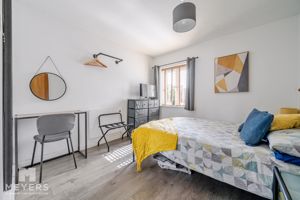 Annexe Bedroom- click for photo gallery